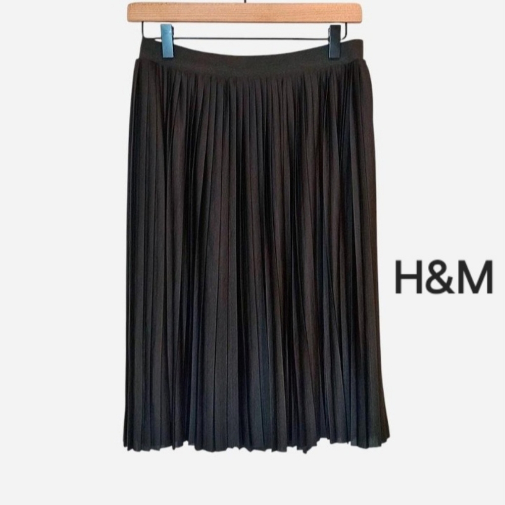H&M Divided Black Midi Preppy Pleated Skirt Size S Y2K Spring Fashion Fall Offic